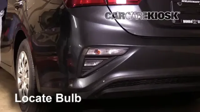 2019 Kia Forte LX 2.0L 4 Cyl. Éclairage Feux de marche arrière (remplacer une ampoule)